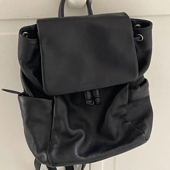 Leather Co by Liz Claiborne Black Backpack - Picture 1 of 9